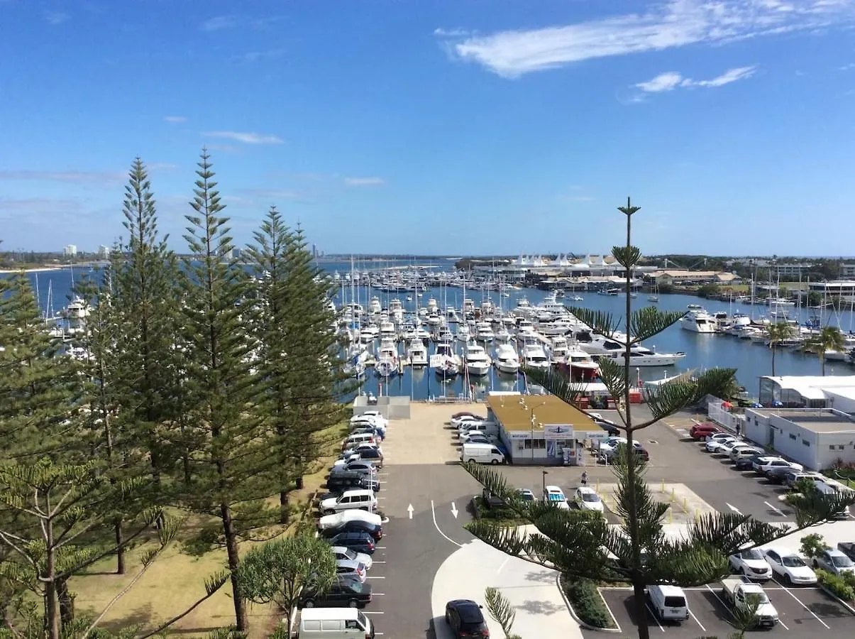 Main Beach Waterfront Apartment Guldkusten Australien